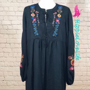 UMGEE Dress/Tunic Black Beautiful Embroidery NWT